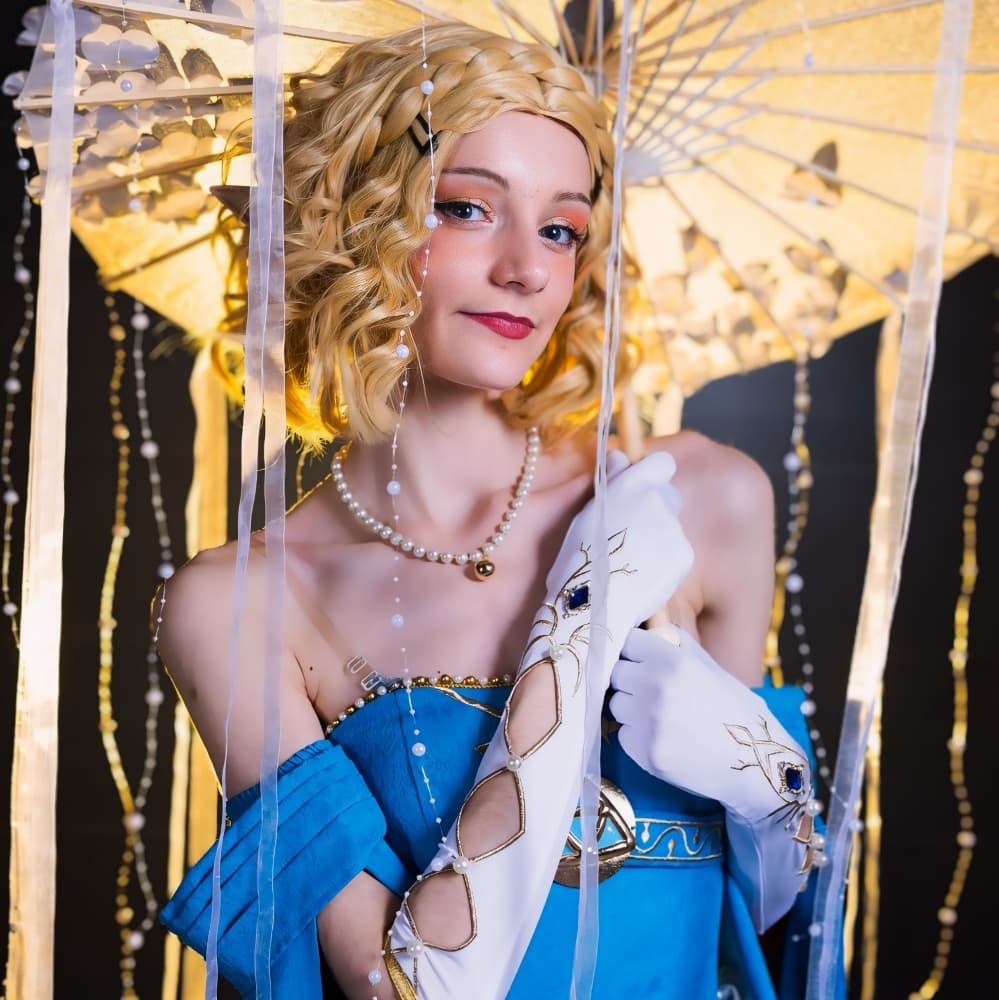 Zelda! - The Legend of Zelda cosplay photoshoot cover