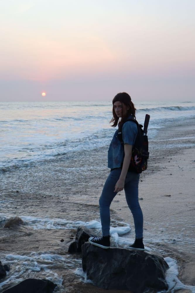 Ellie TLOU2 beach - Photo 3