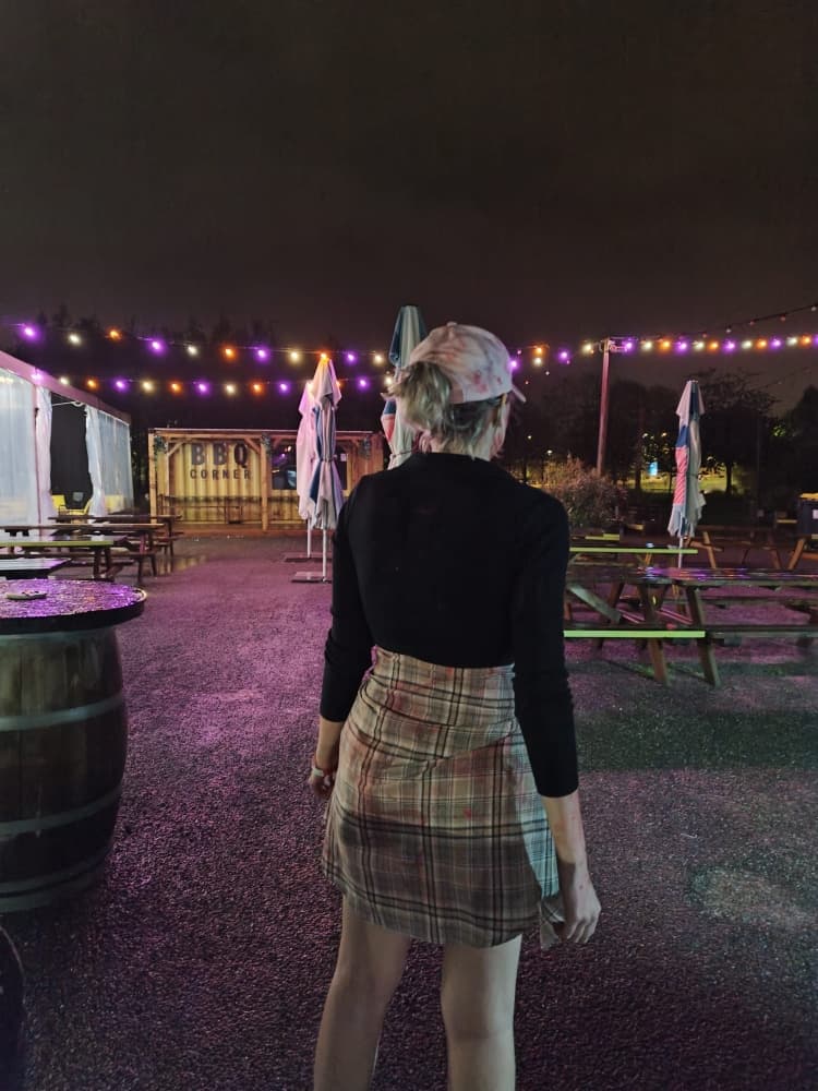 Laura Kearney - Photo 9