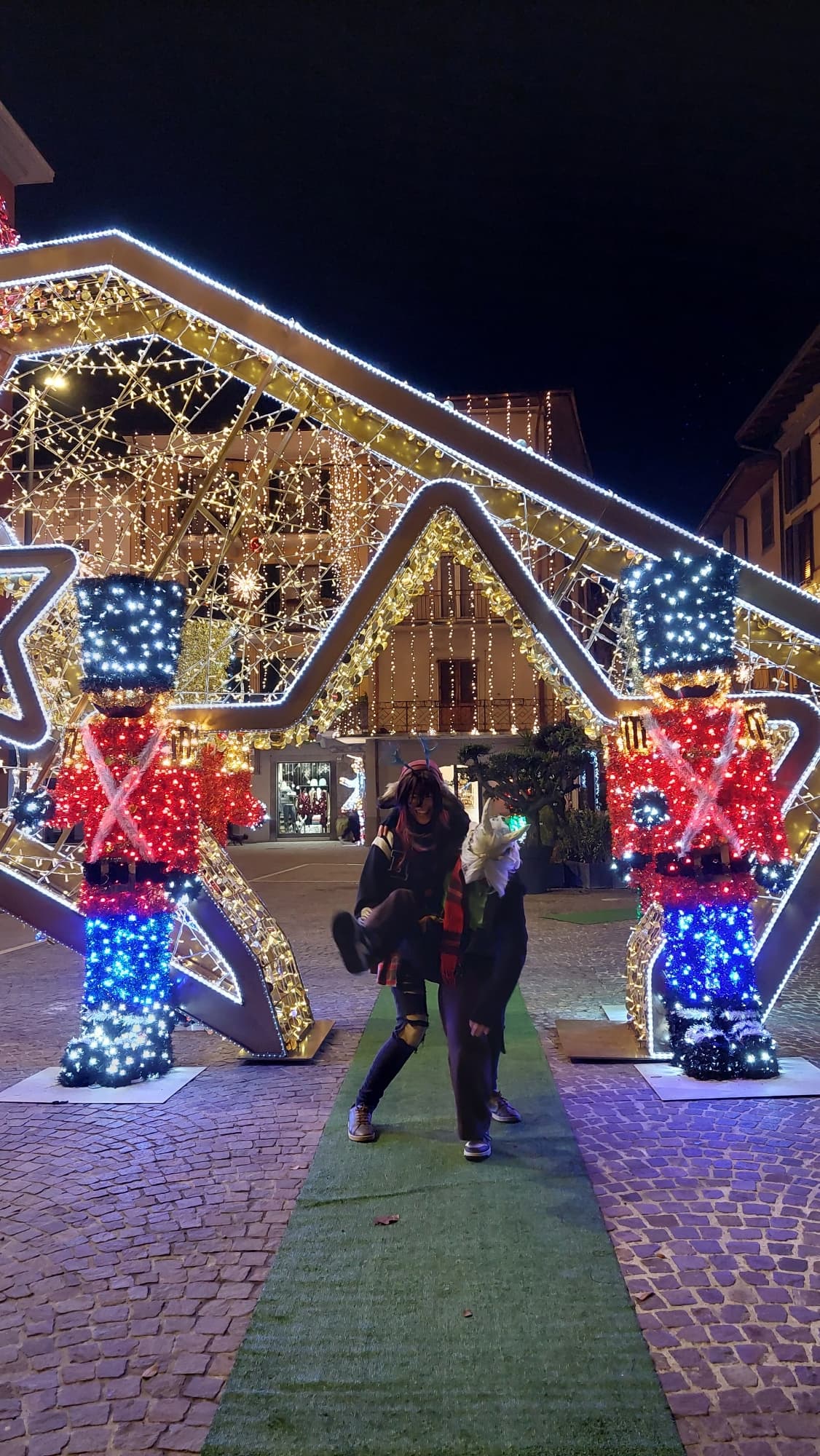 Dess and Azzy - Photo 23