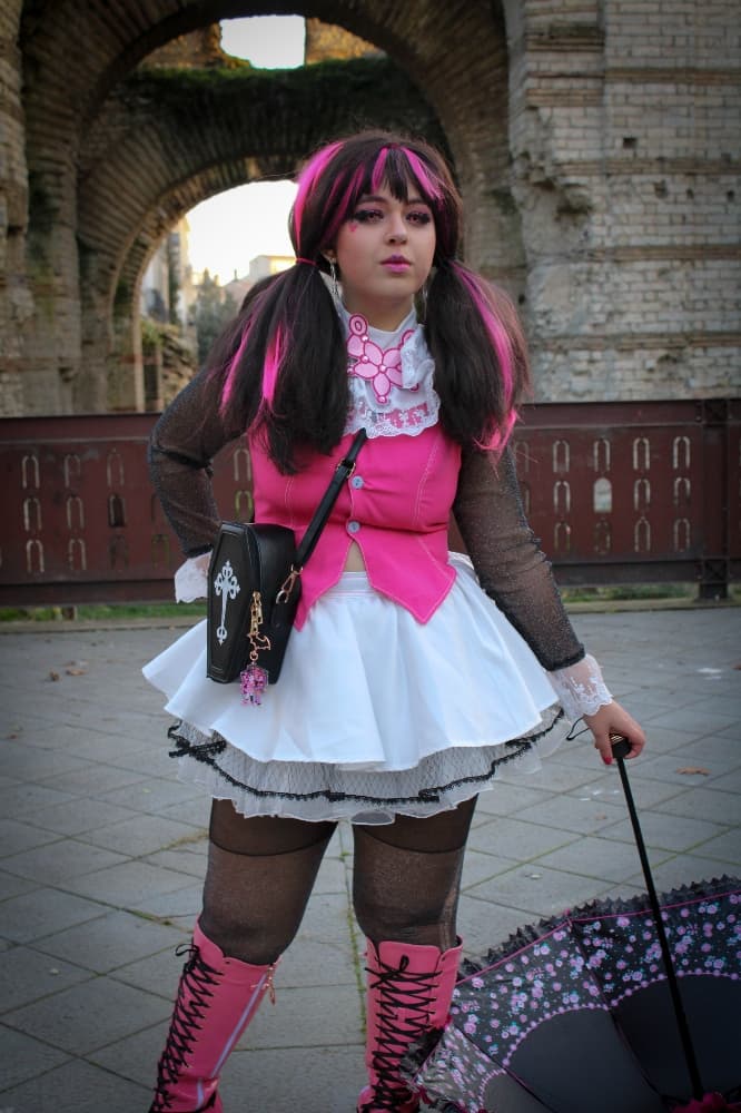 Draculaura - shooting 1 - Photo 2