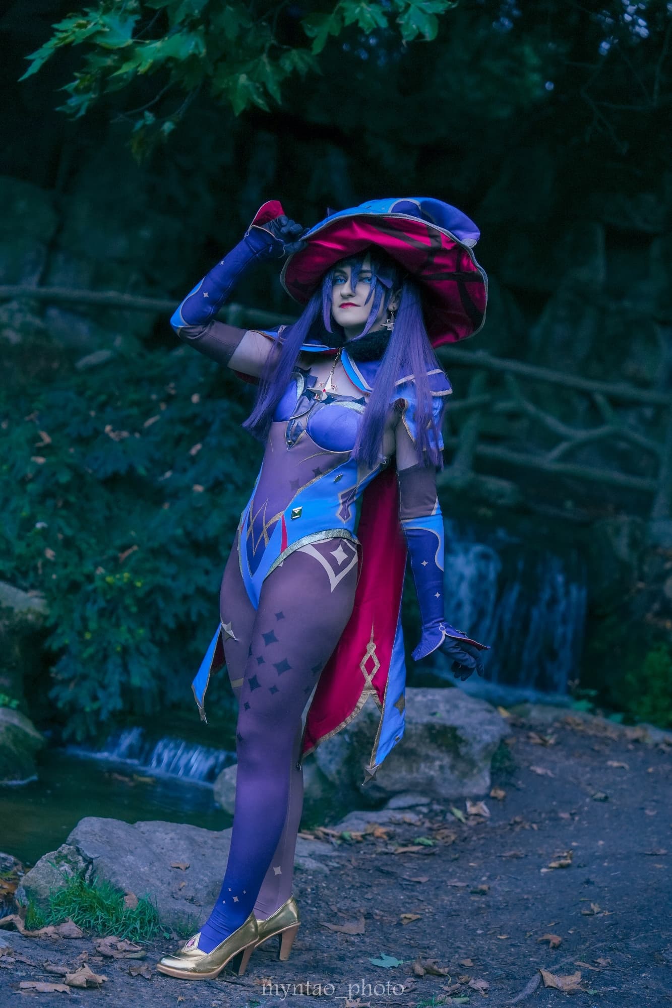 Mona Megistus - Photo 2