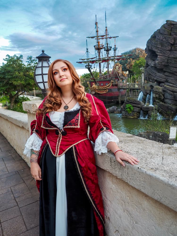 Elisabeth Swann - Photo 1