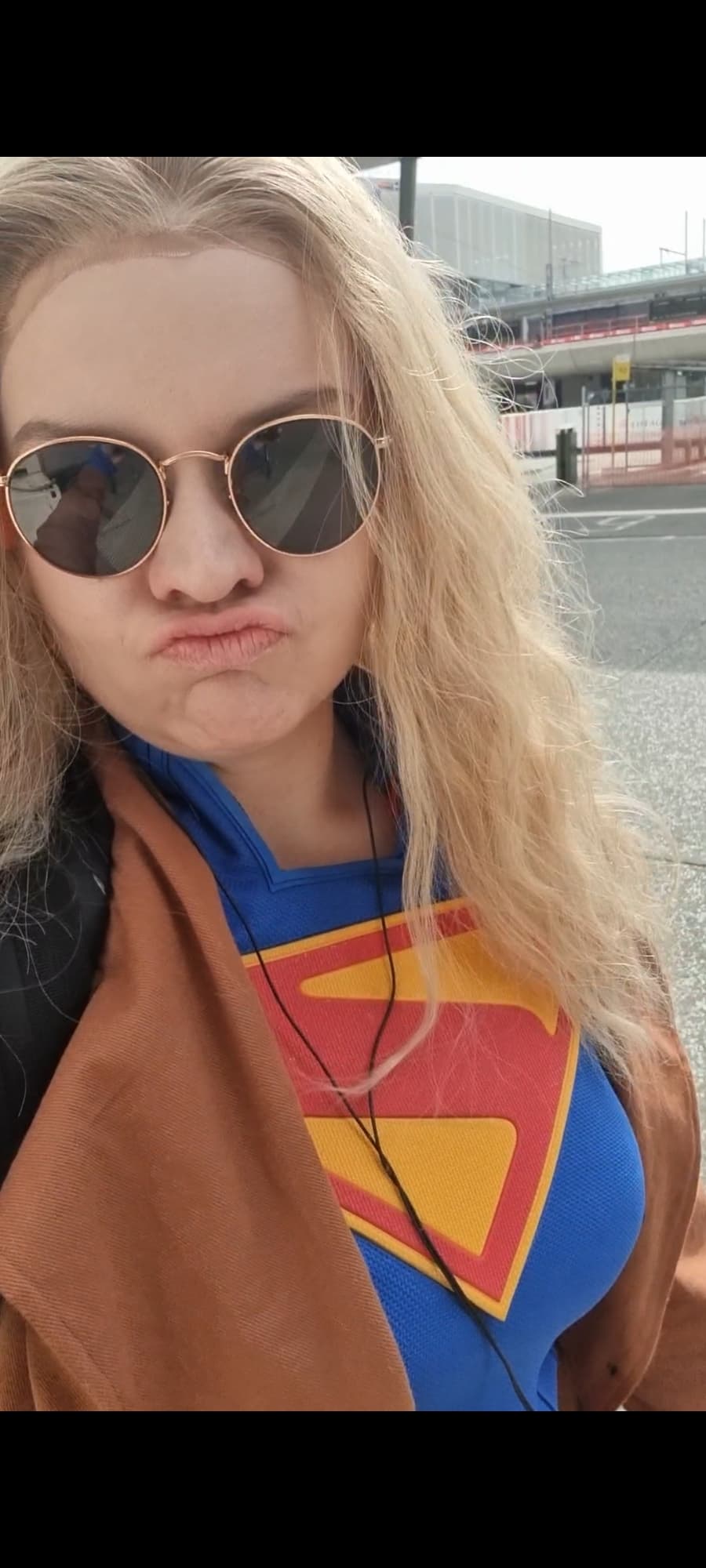 Supergirl conv - Photo 3