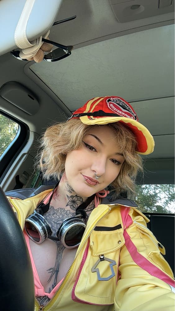 Cindy Aurum 2 - Photo 2