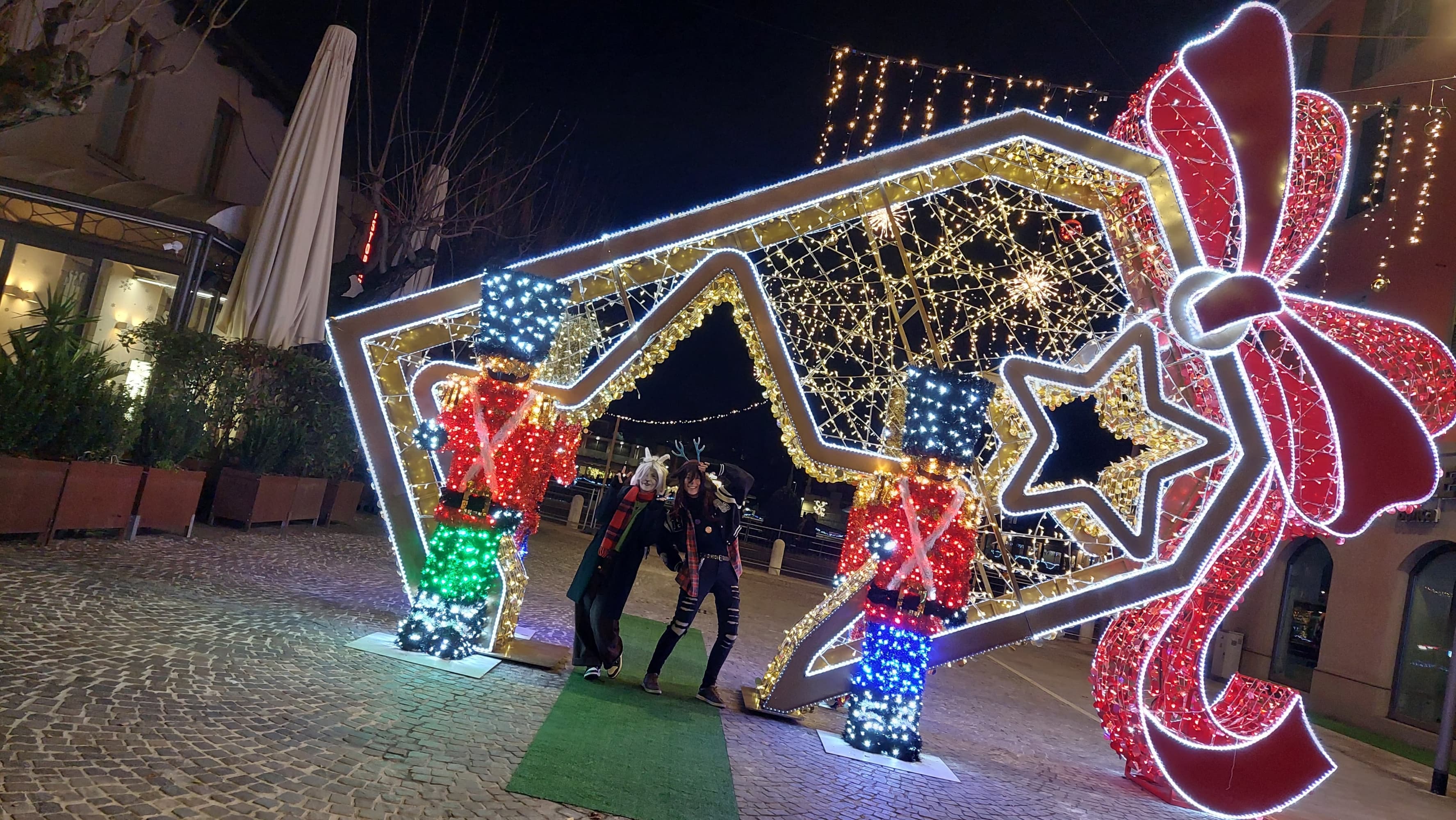 Dess and Azzy - Photo 19