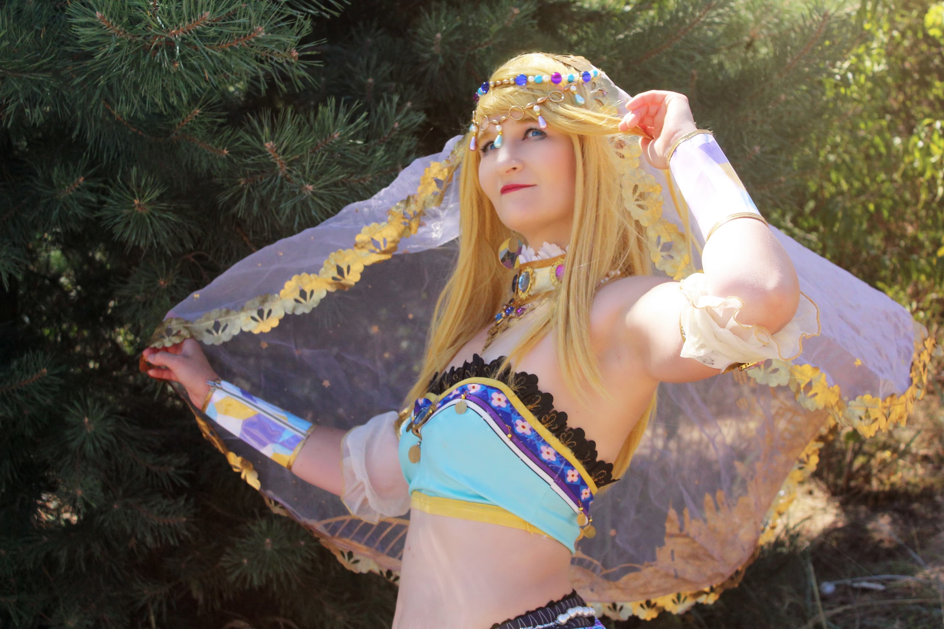 Eli Ayase - Photo 2