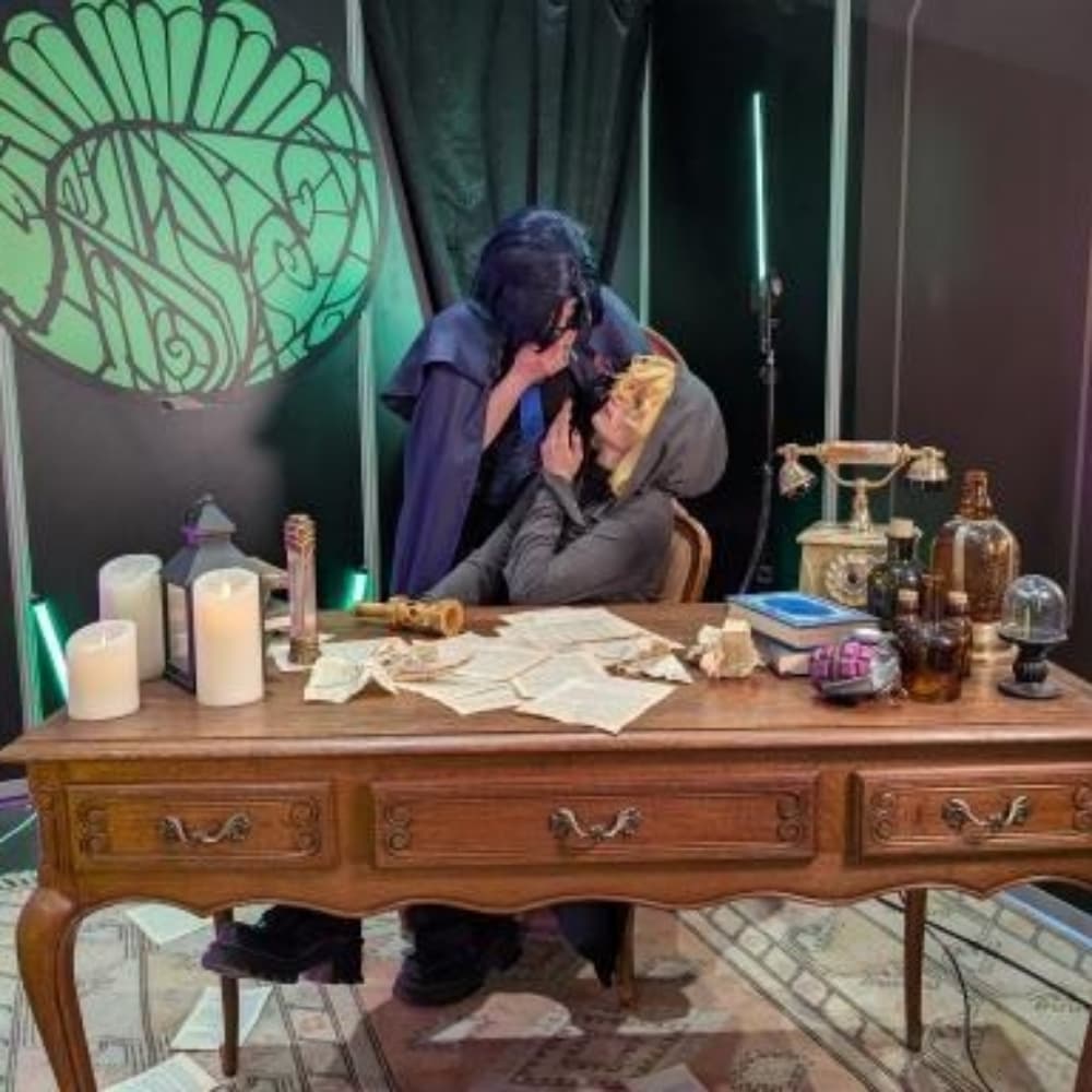 Sherliam - Moriarty the Patriot cosplay photoshoot cover