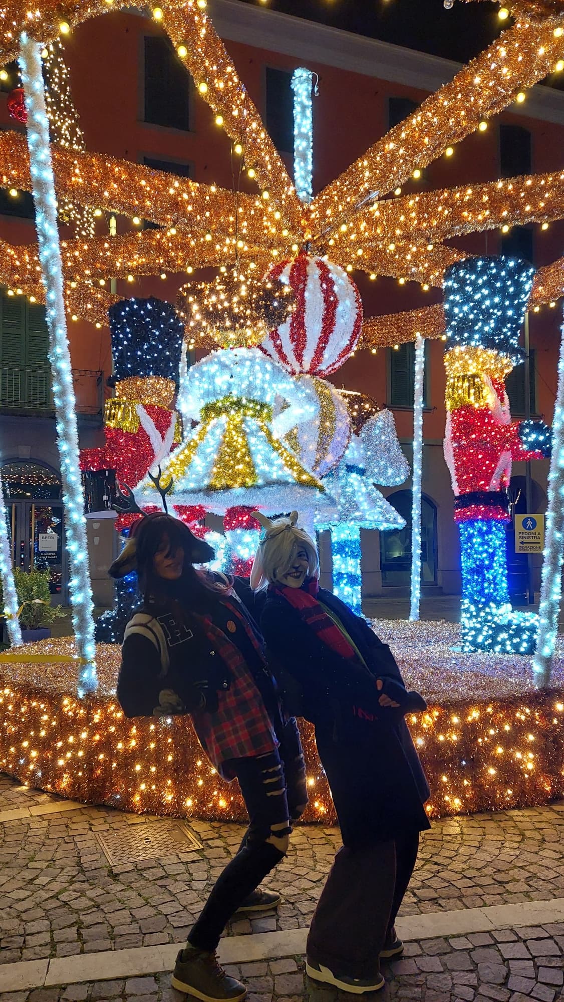 Dess and Azzy - Photo 14