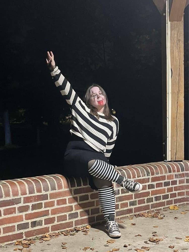 Laughing Jill - Photo 23