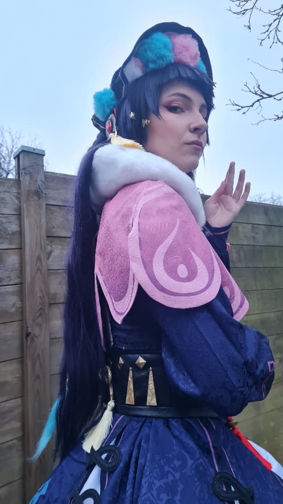 Yun Jin en extérieur - Photo 5