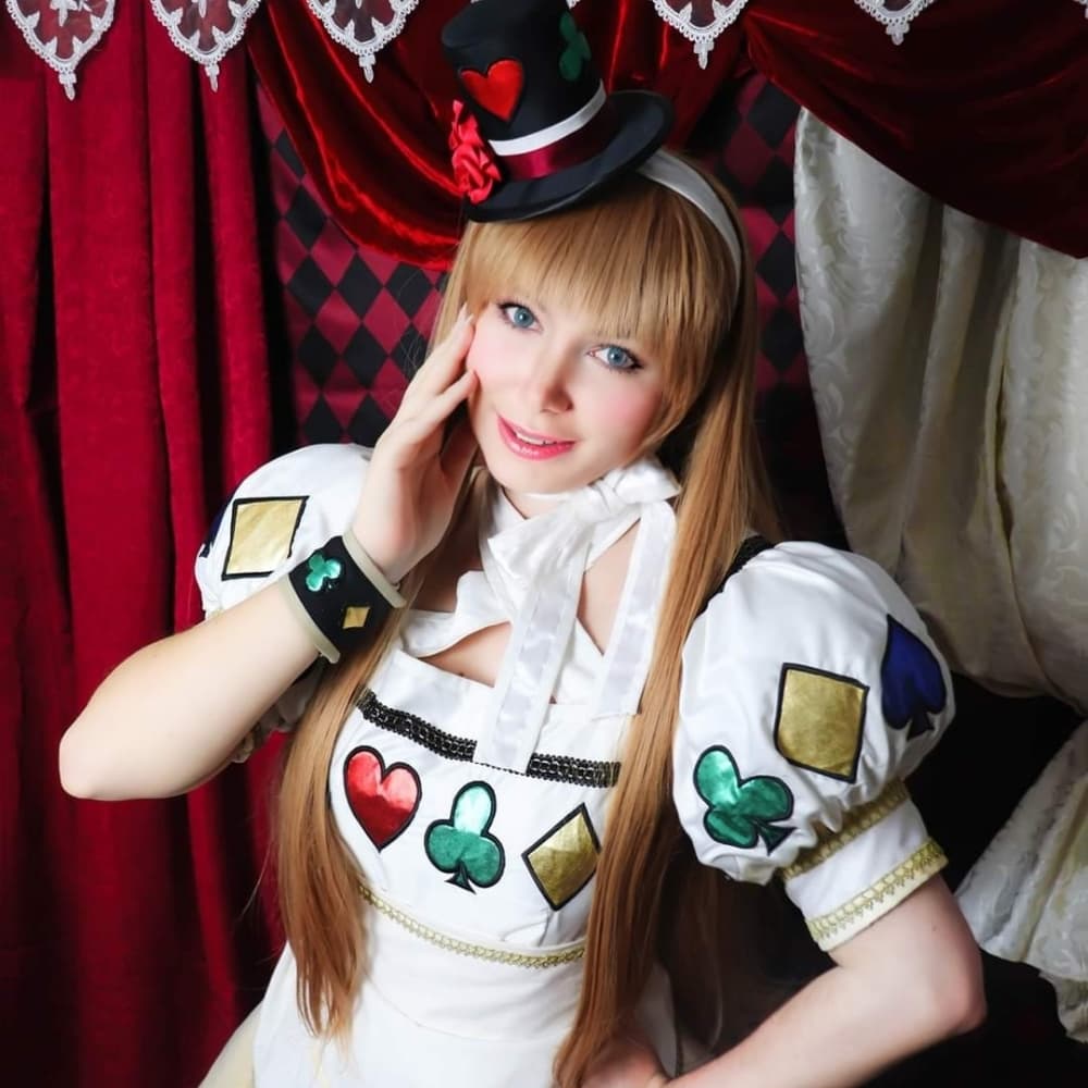 alice clover outfit