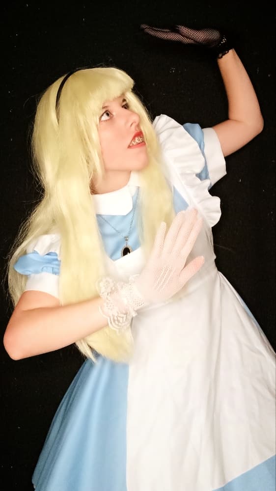 Alice  - Photo 1