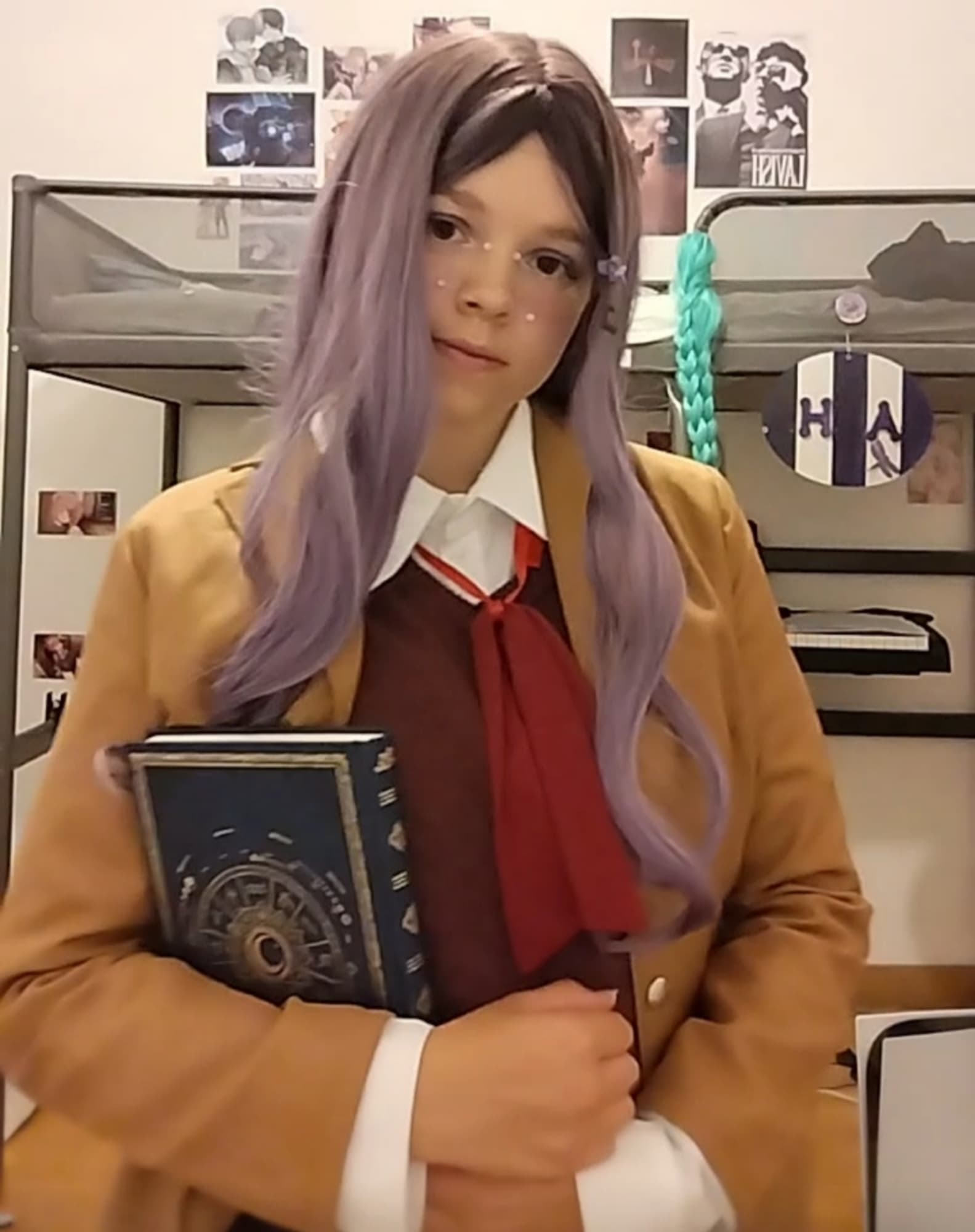 Yuri 🖊️📓 - Photo 19