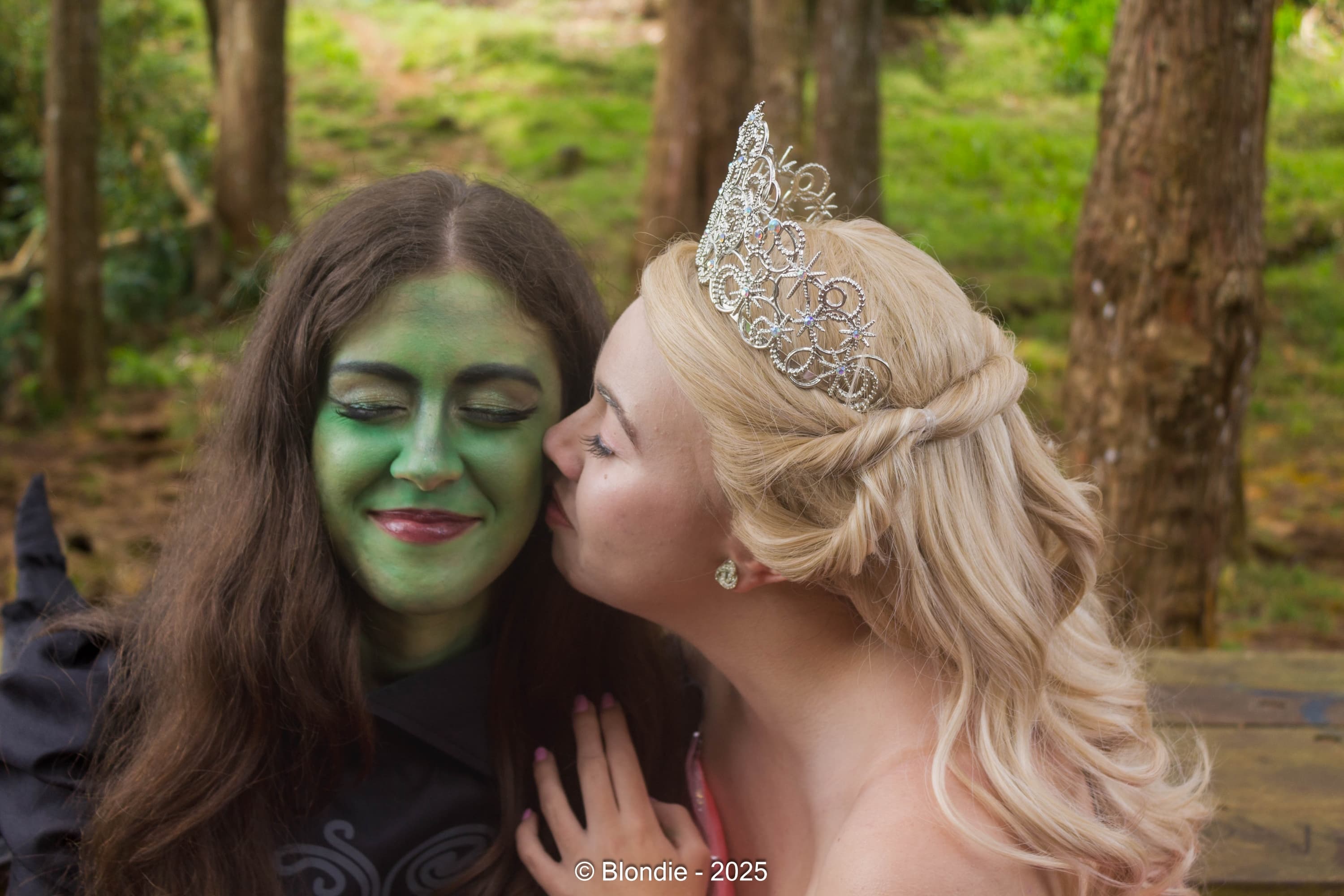 Elphaba & Glinda💚🩷 - Photo 17