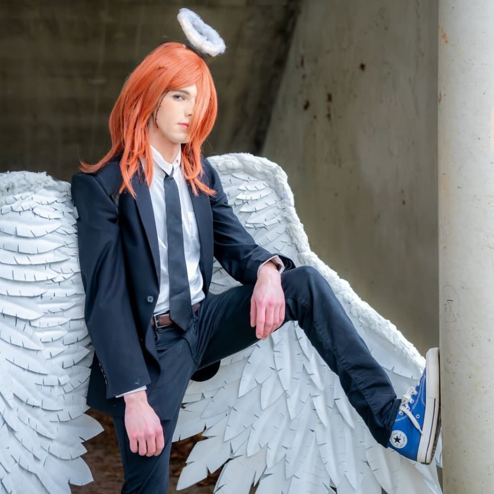 Angel - Chainsaw Man cosplay photoshoot cover