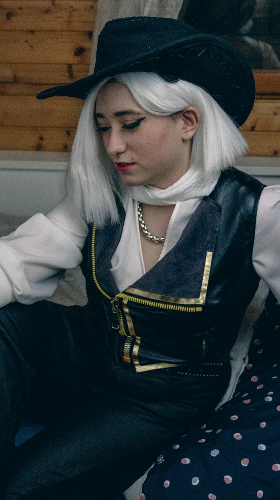 Elizabeth Ashe — OW  - Photo 5