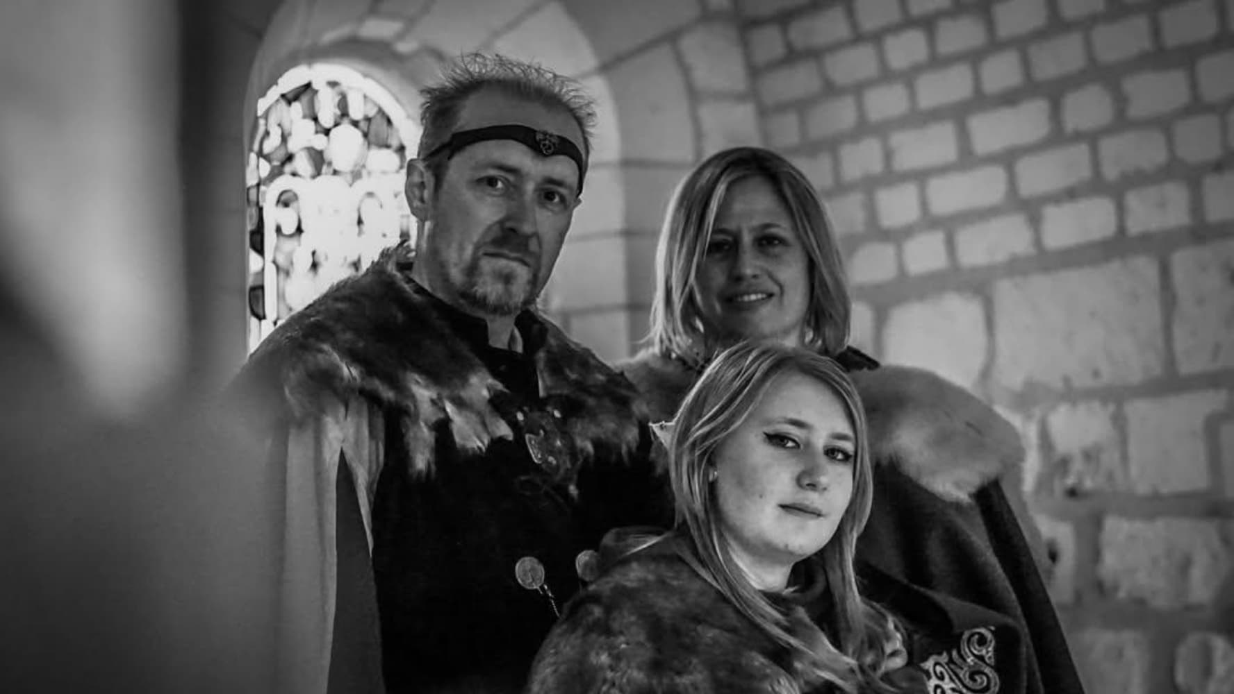 Famille médiévale  - Photo 2