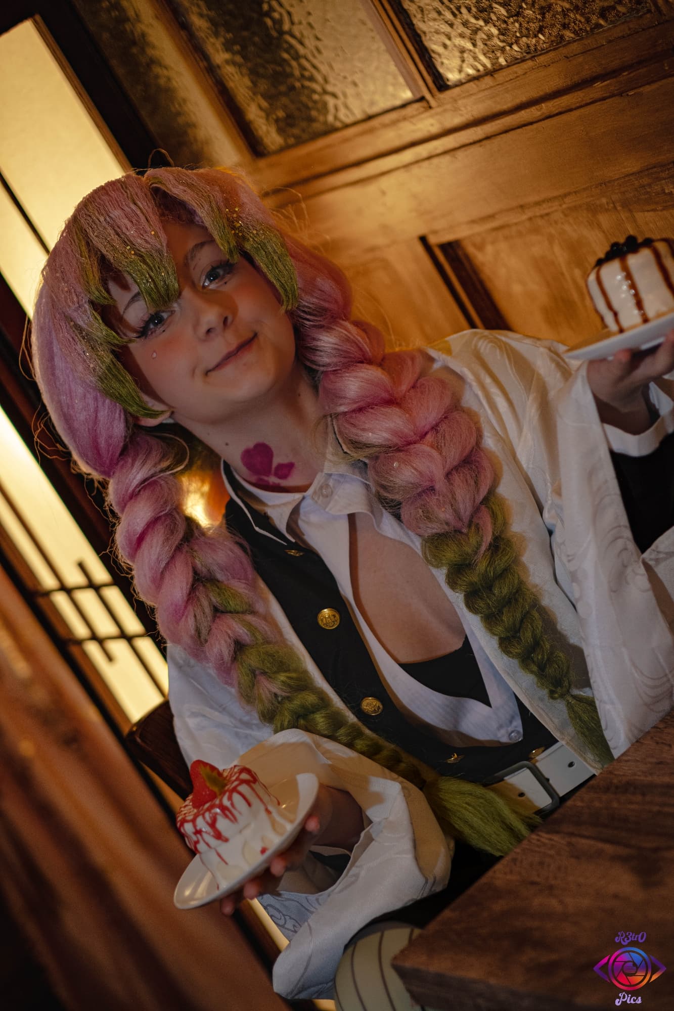 Mitsuri Kanroji - Photo 32