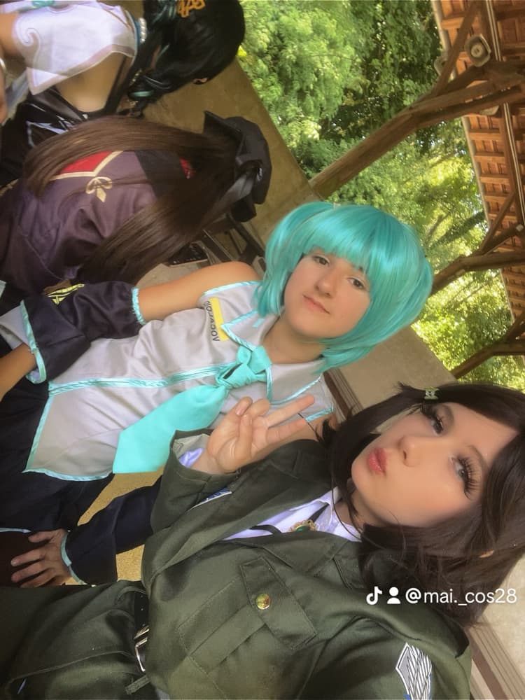 Hansi Zoe  - Photo 4