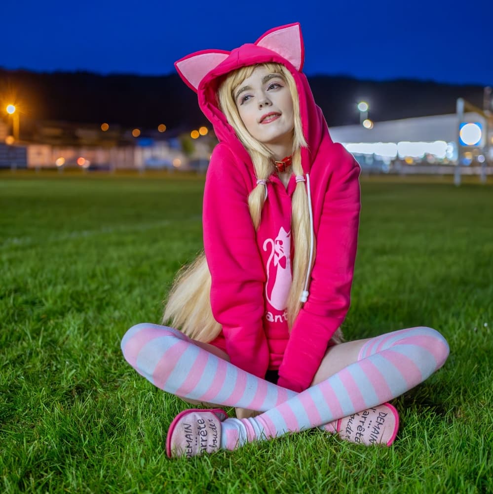 Marie Rose sweat - Dead or Alive cosplay photoshoot cover