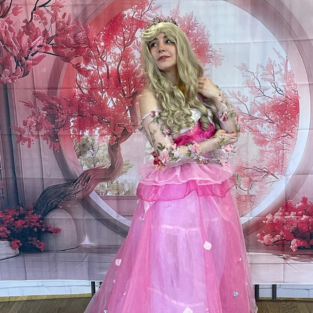 Princesse Aurore - Sleeping Beauty cosplay photoshoot cover