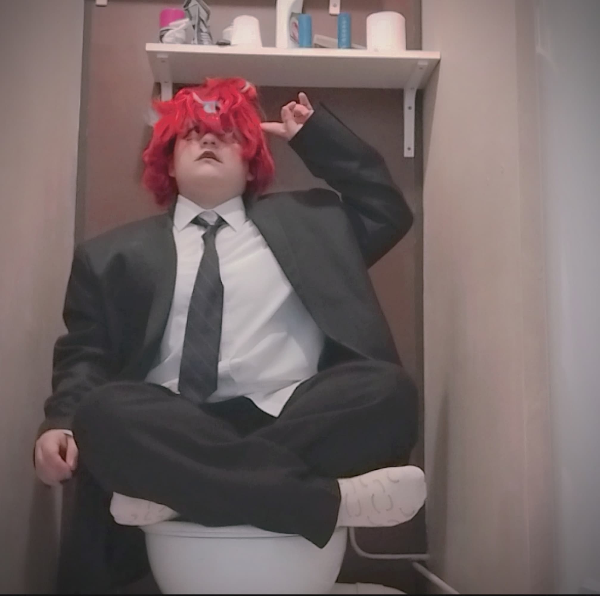 Doppo toilette scene - Photo 6