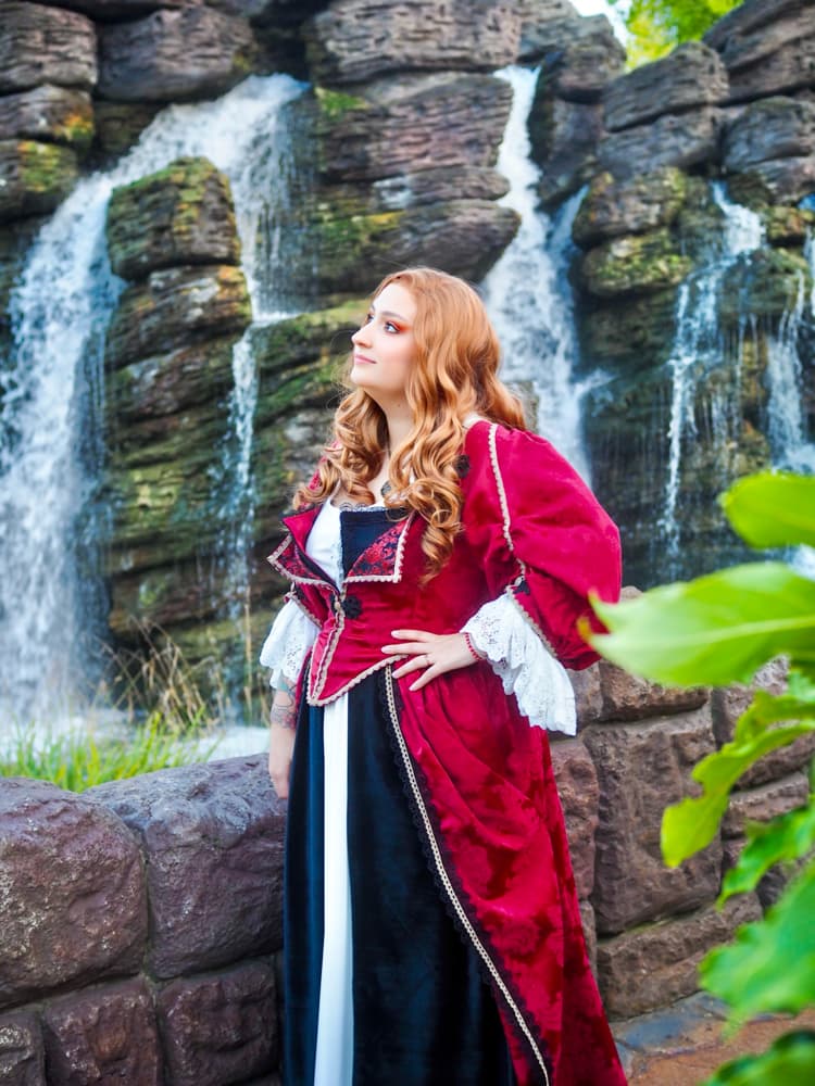 Elisabeth Swann - Photo 8