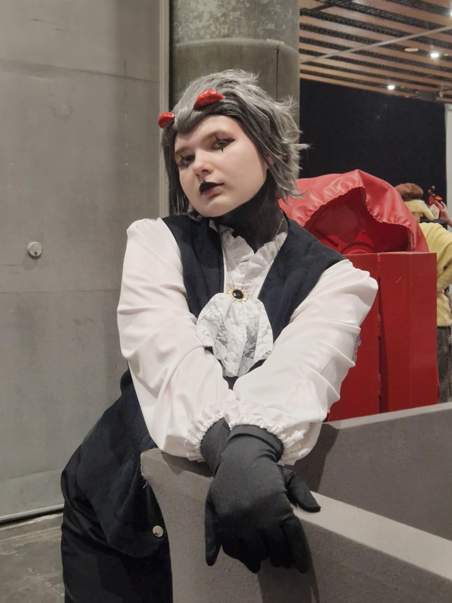 Stolas other outfit - Photo 14