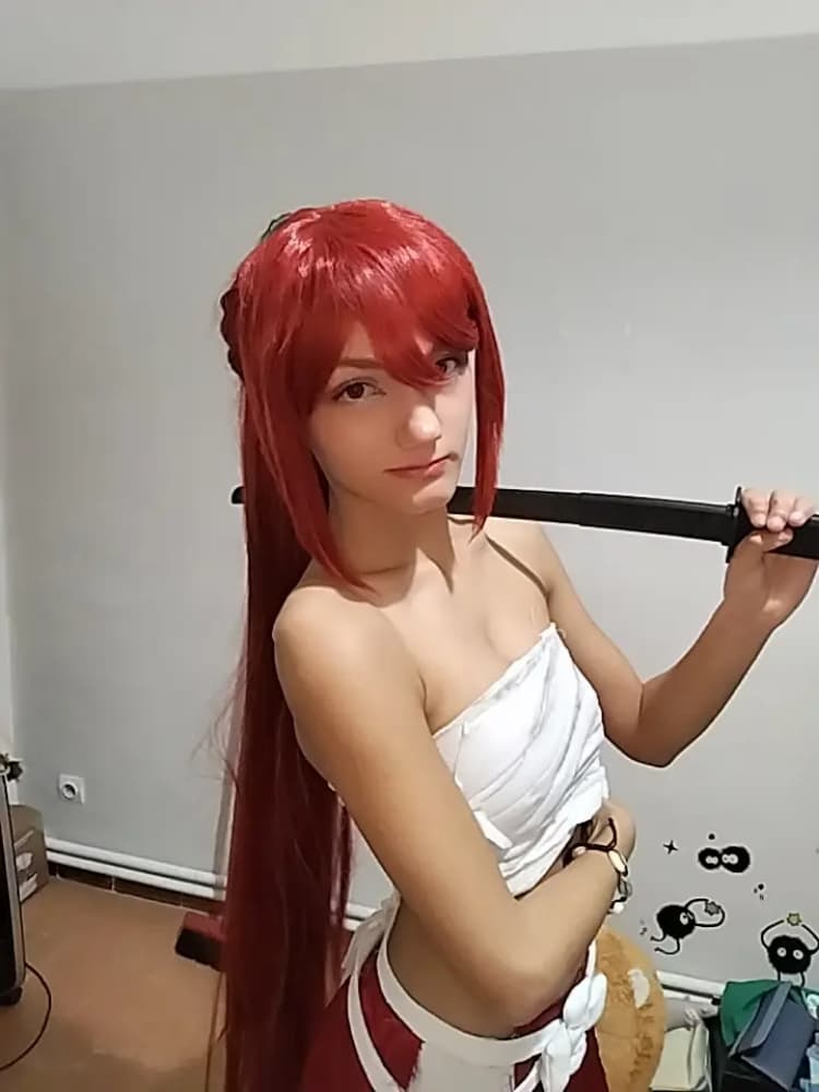 Erza - Photo 2