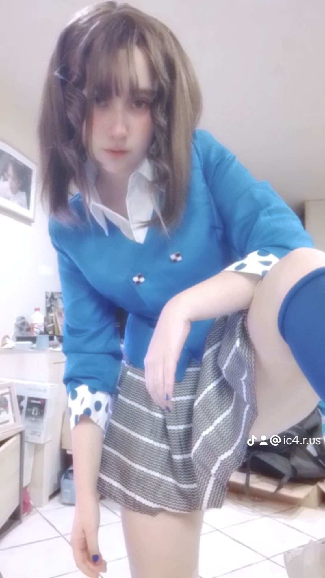 VERONICA SAWYER  - Photo 3