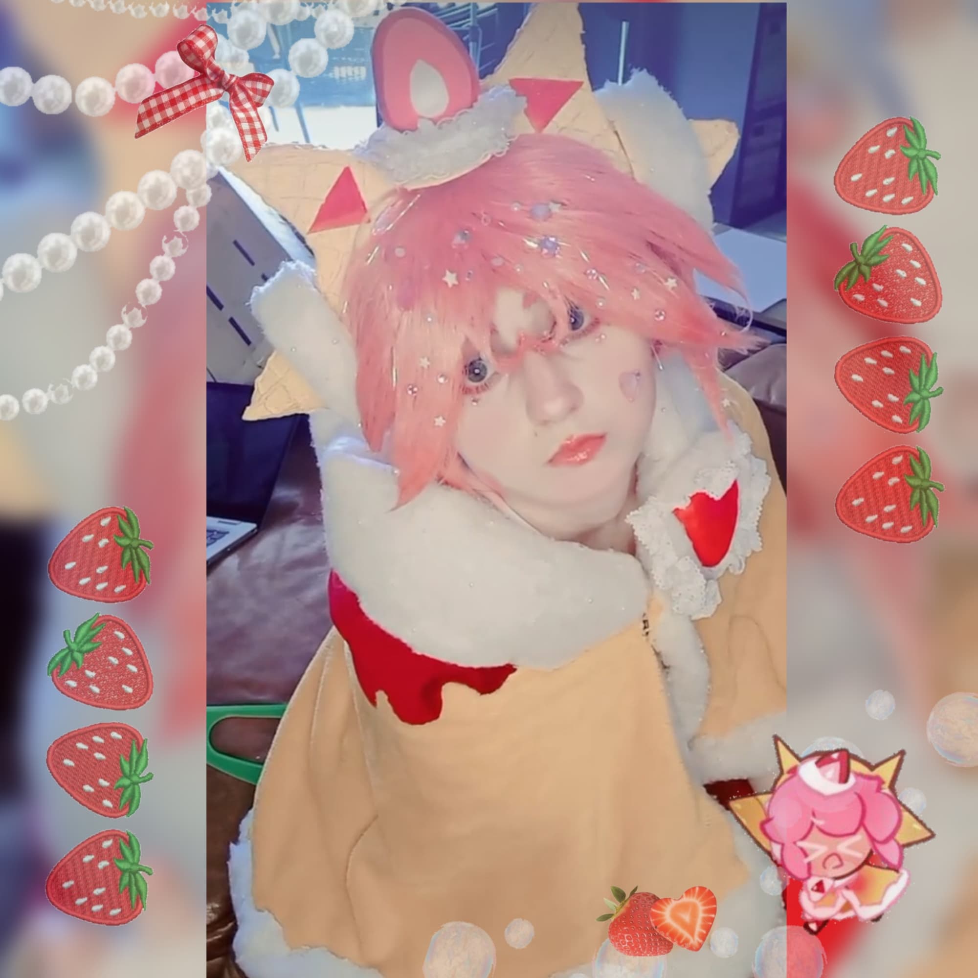 Strawberry Crepe - Photo 2