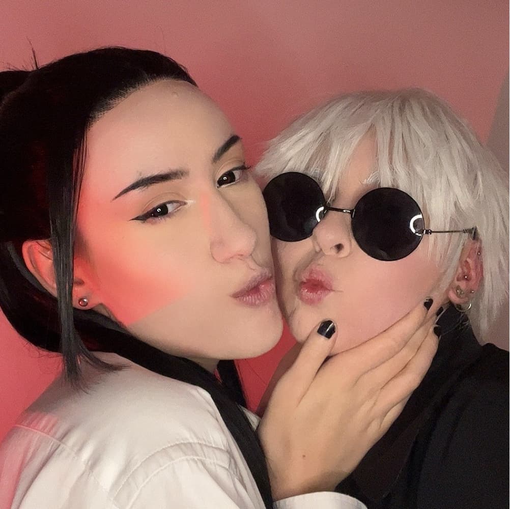 Satosugu - Jujutsu Kaisen cosplay photoshoot cover