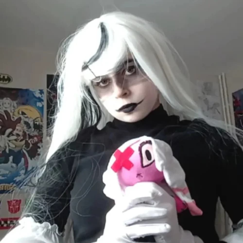 Carmilla carmine  - Photo 1