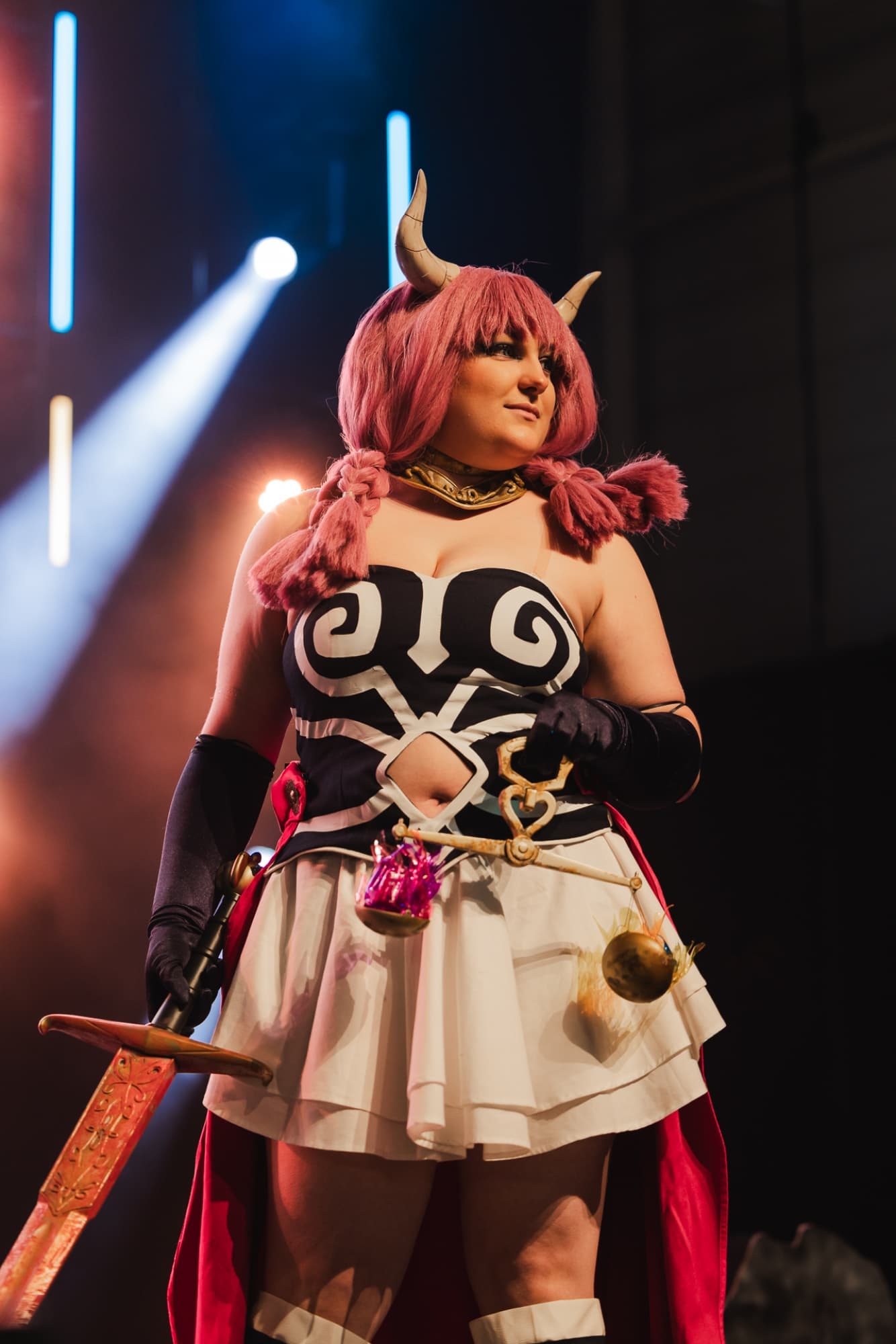 Aura on stage - Photo 1