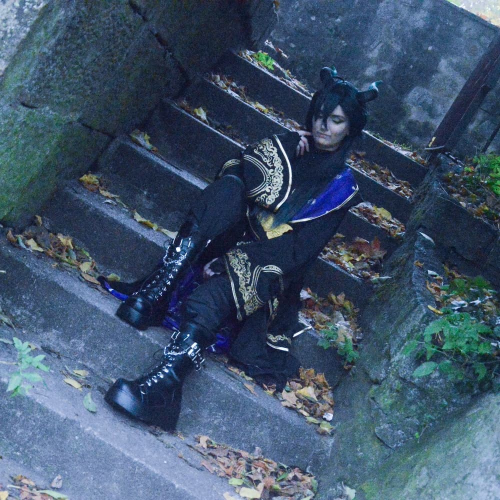 Malleus Draconia  - Twisted Wonderland cosplay photoshoot cover