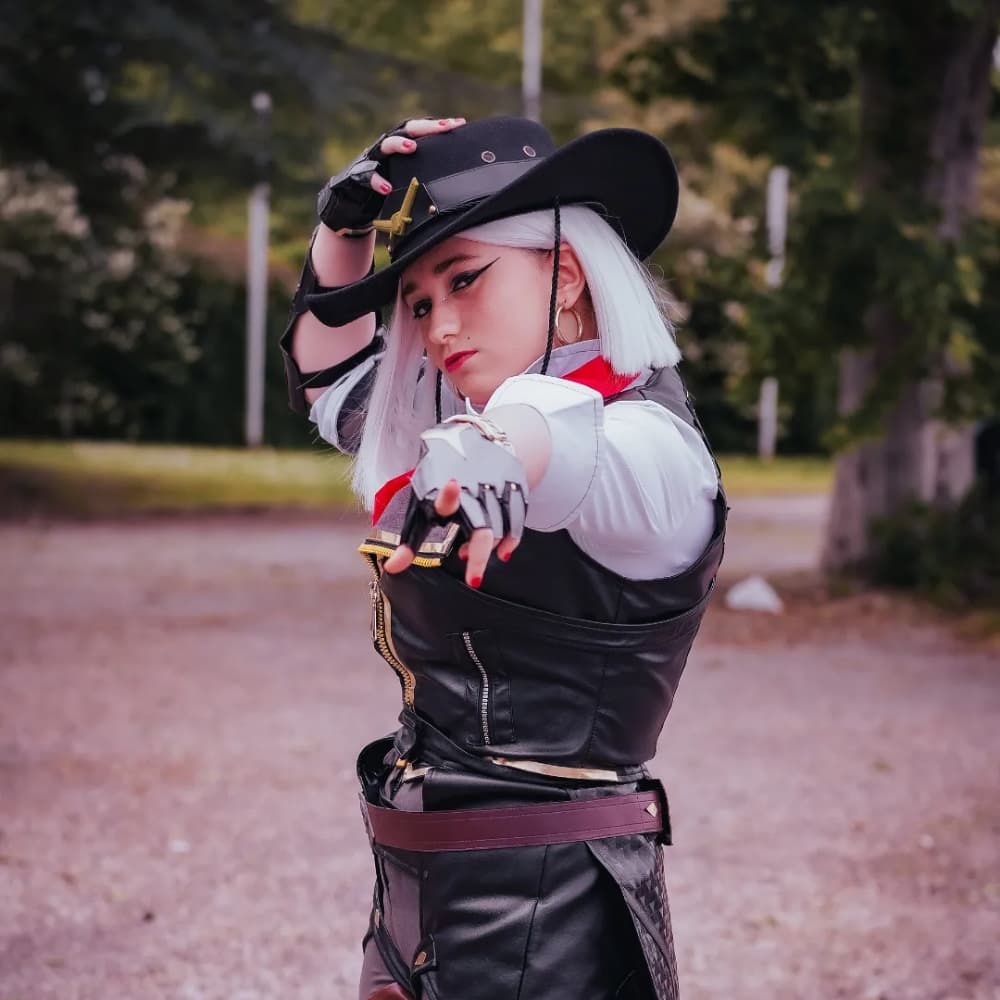 Elizabeth Ashe — OW - Photo 1