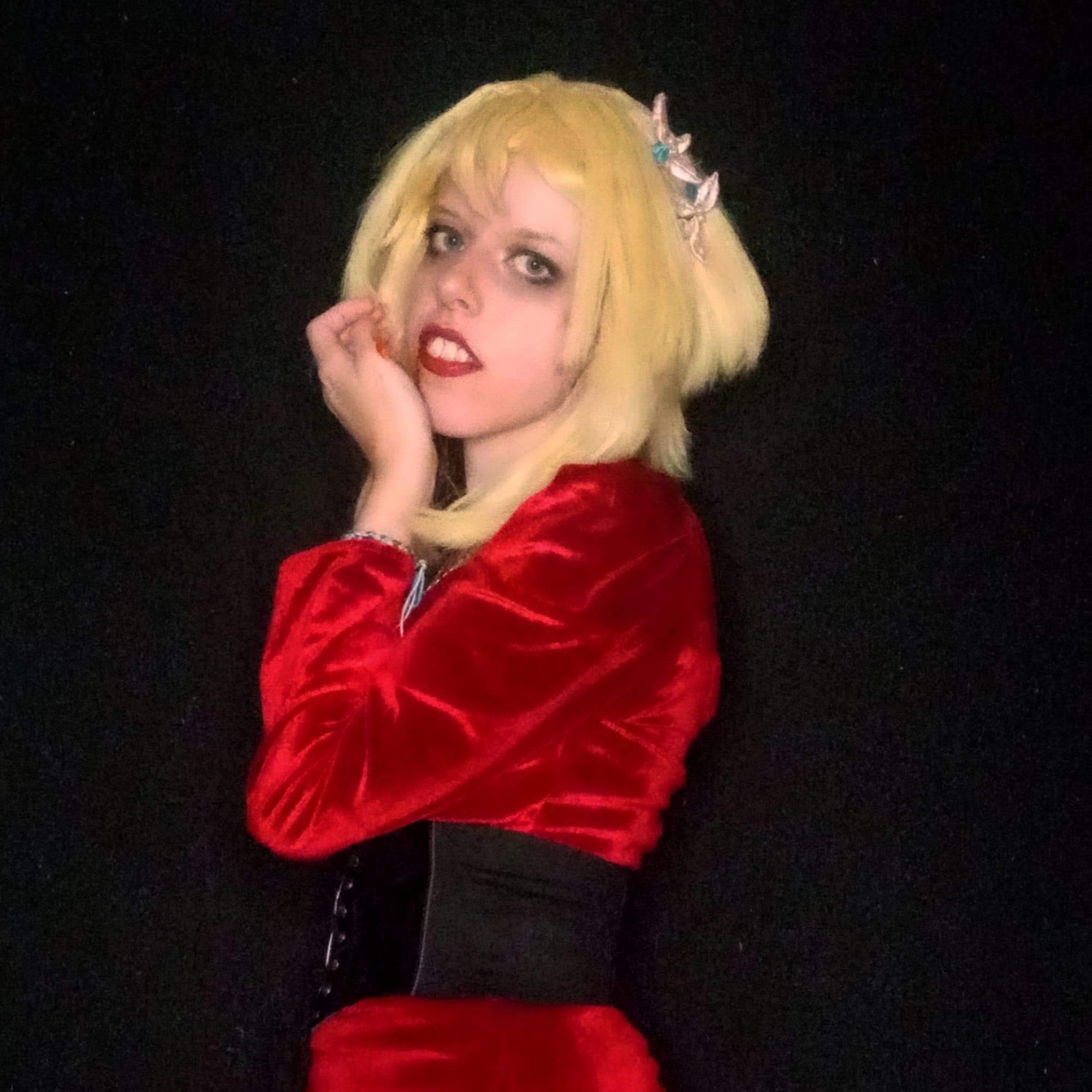 Lumine Vampire vers - Genshin Impact cosplay photoshoot cover