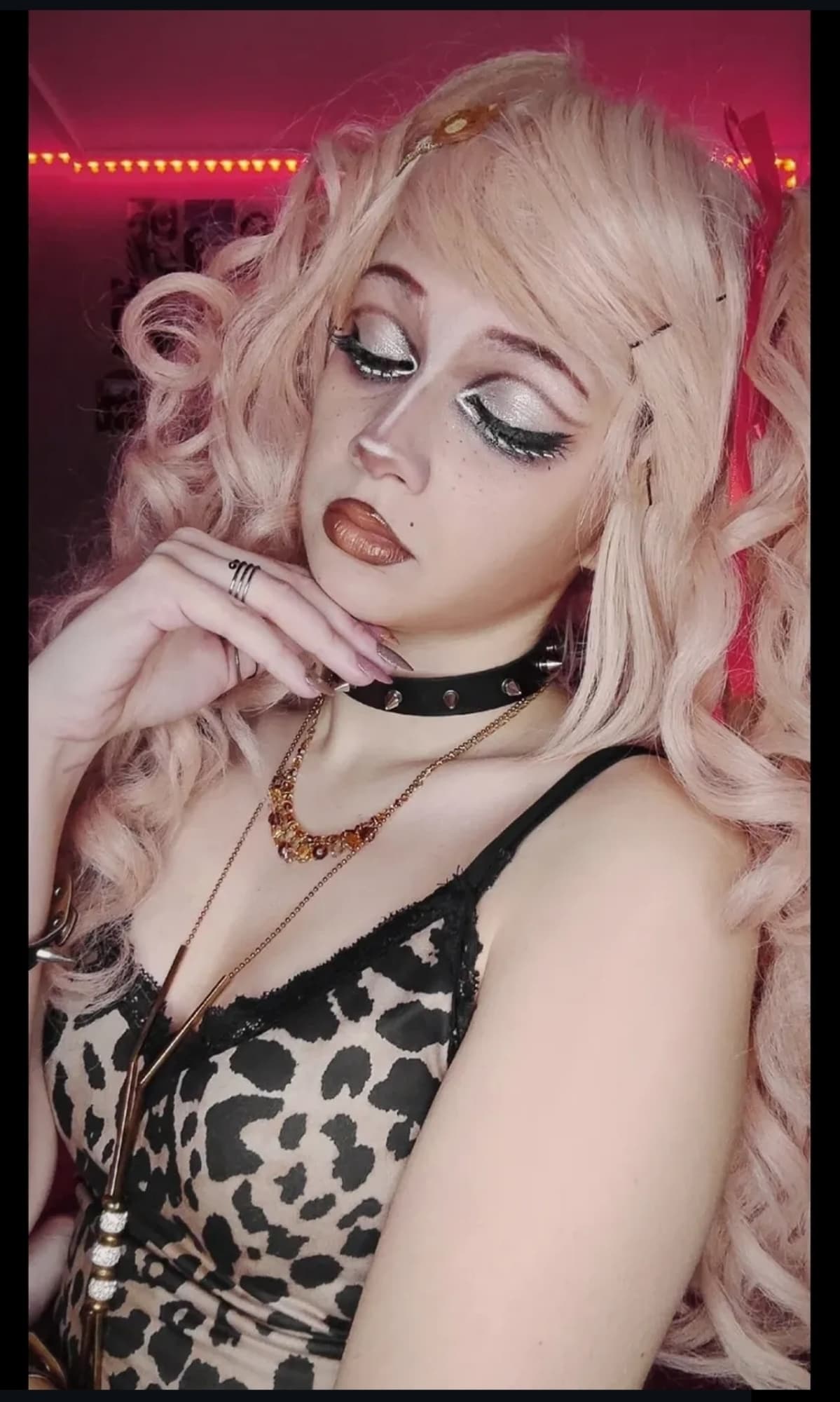Junko Enoshima  - Photo 2