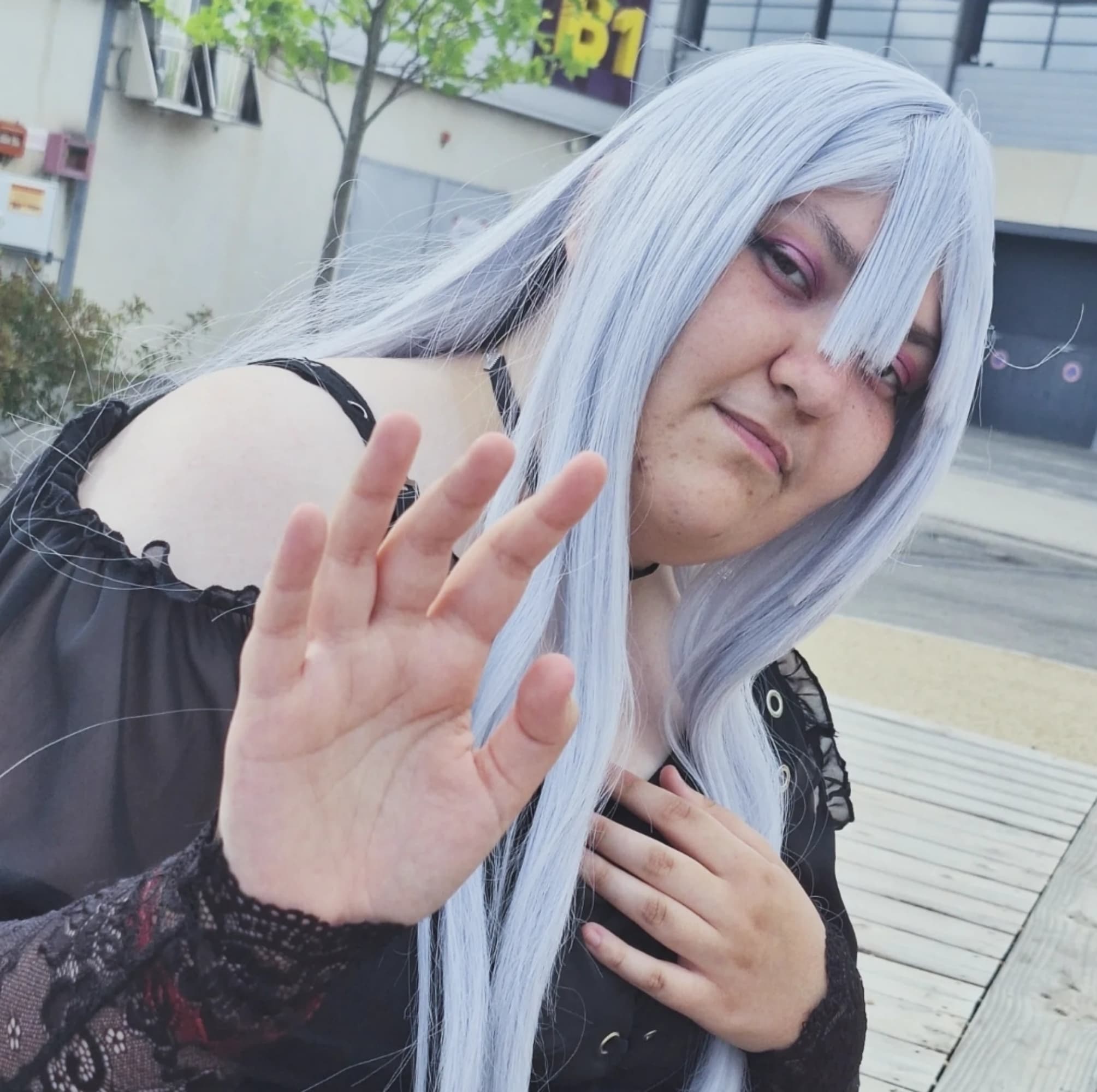 Kanade Yoisaki  - Photo 2