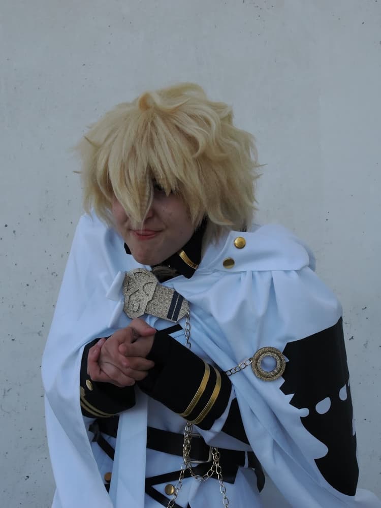 Mikaela Hyakuya - Photo 10