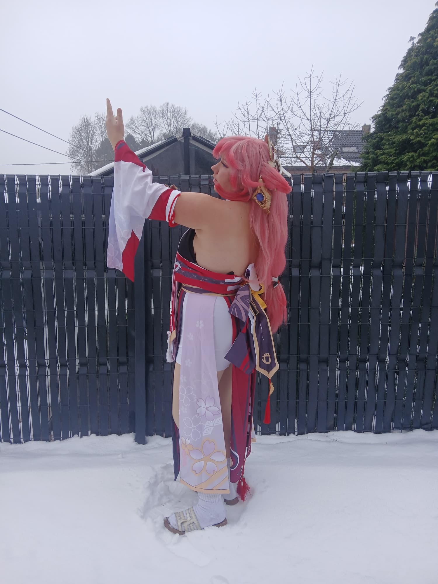 Yae miko in snow - Photo 11