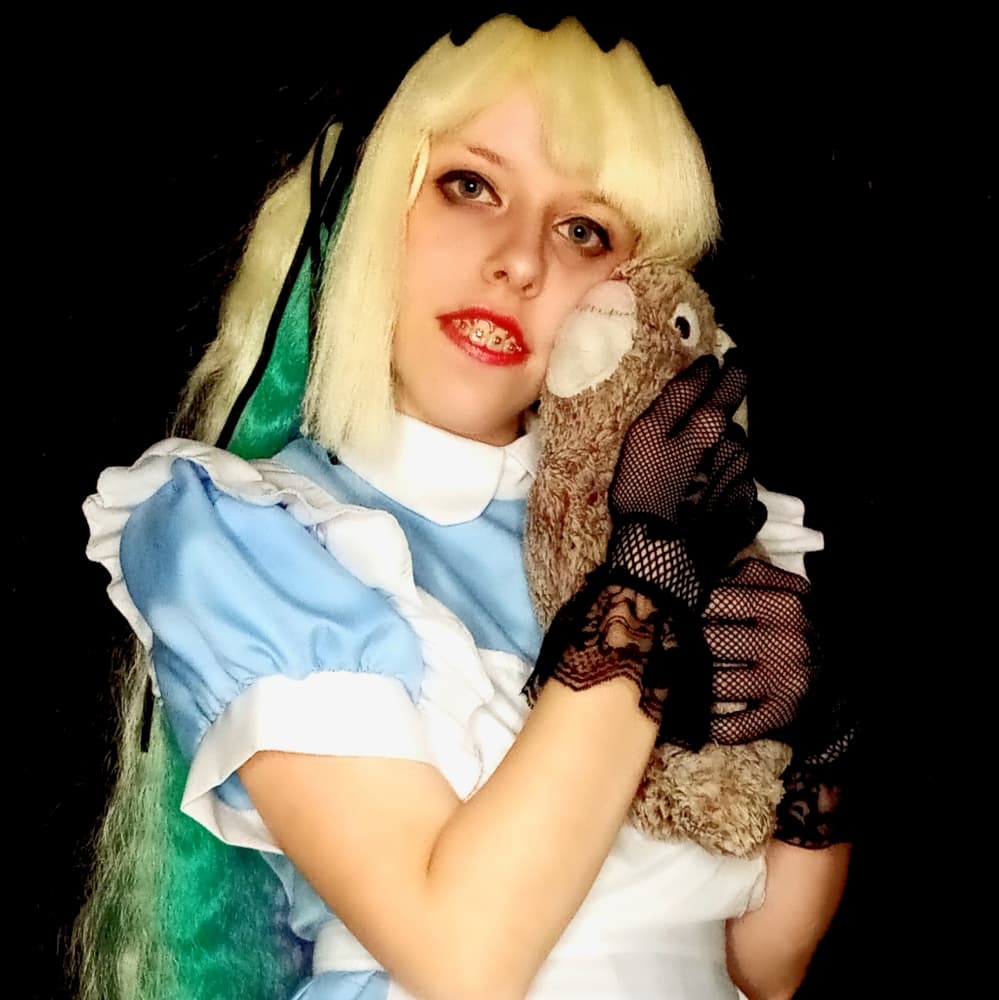 Mayu version Alice - Vocaloid cosplay photoshoot cover