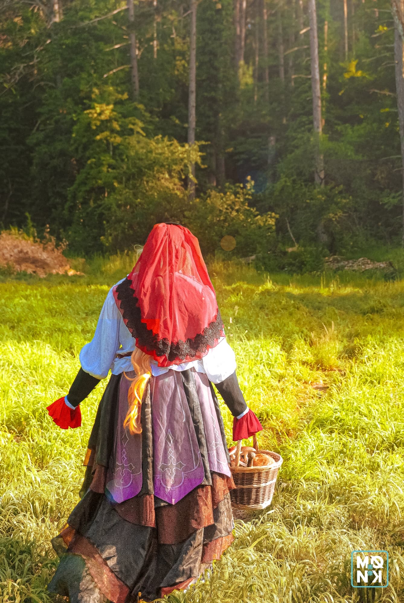 Red Riding Hood - Photo 5
