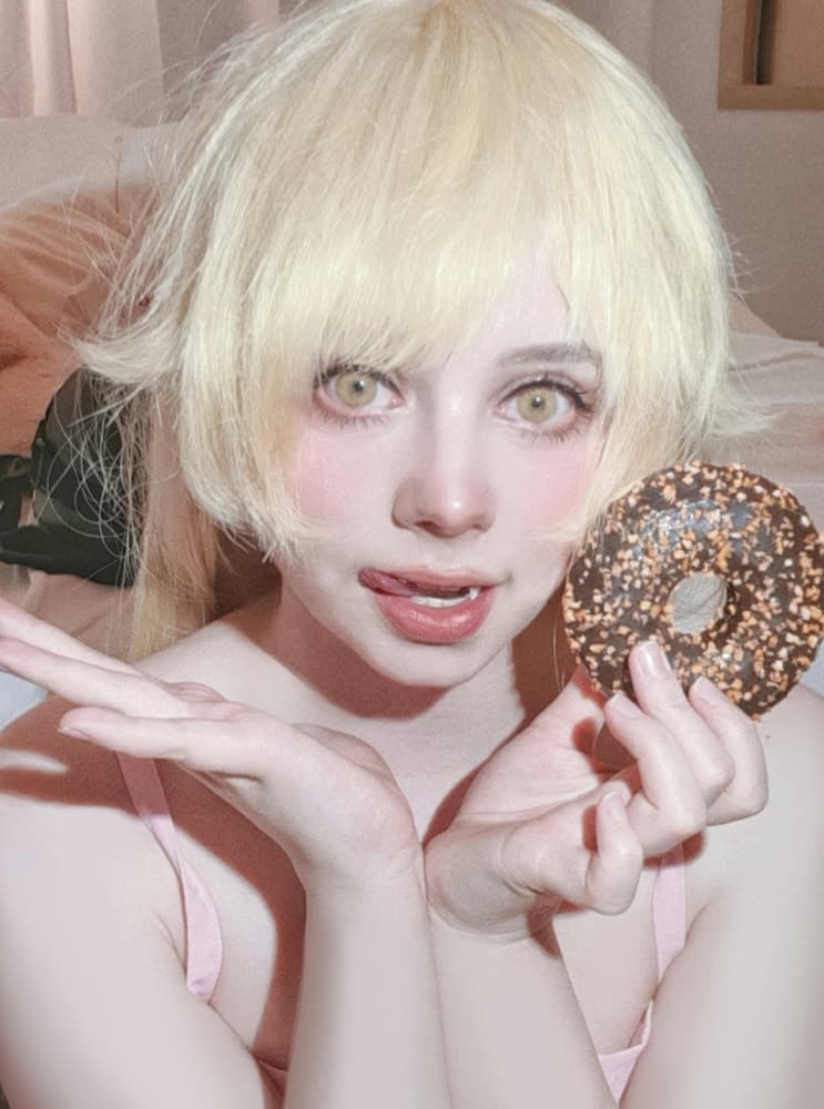 Shinobu Oshino - Photo 1