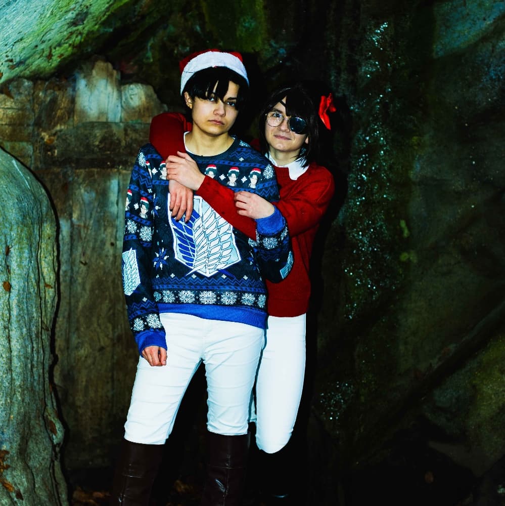 Levihan 🎄 - Attack on Titan cosplay photoshoot cover