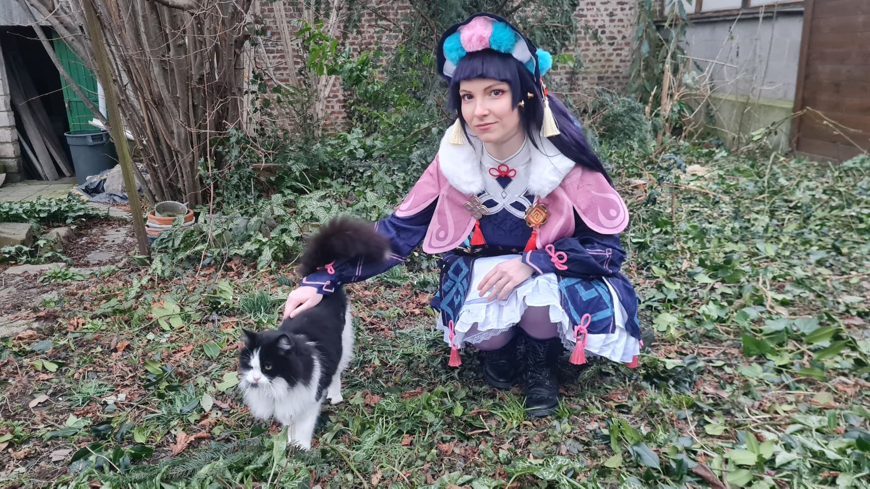 Yun Jin en extérieur - Photo 2