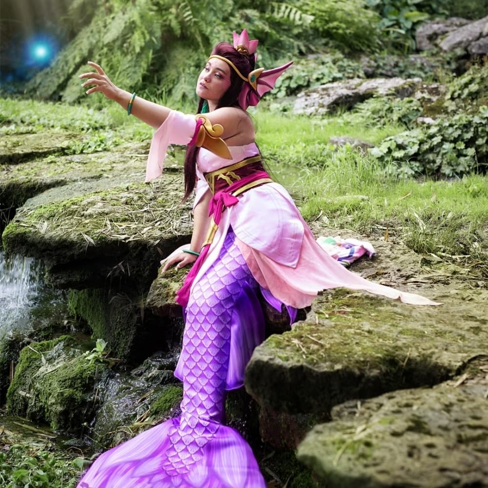 Nami - Arcane cosplay photoshoot cover