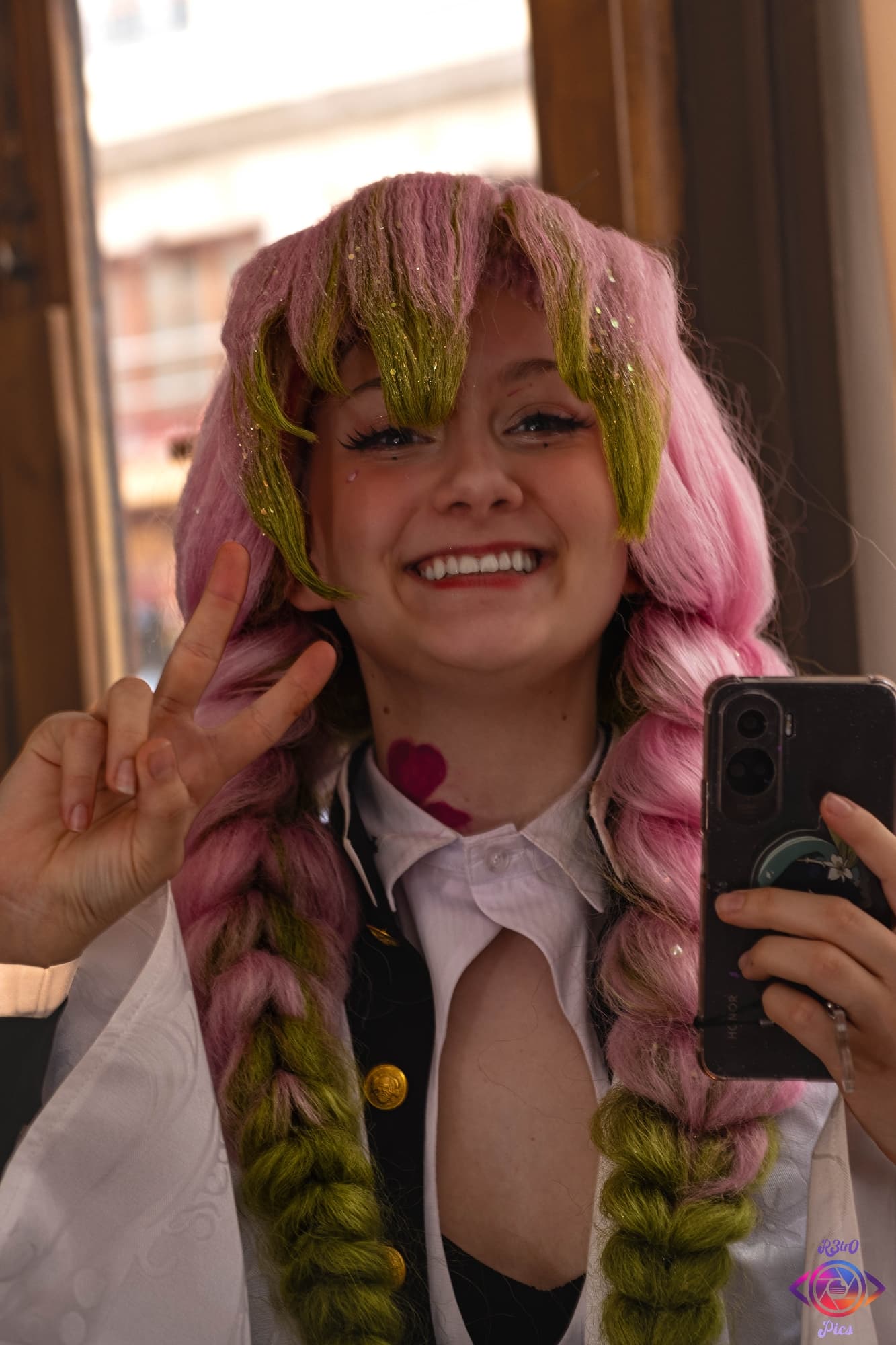 Mitsuri Kanroji - Photo 2