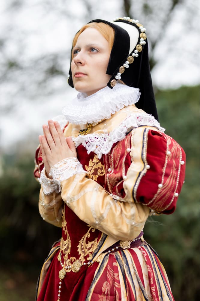 Mary I of England Cosplay - Photo 5
